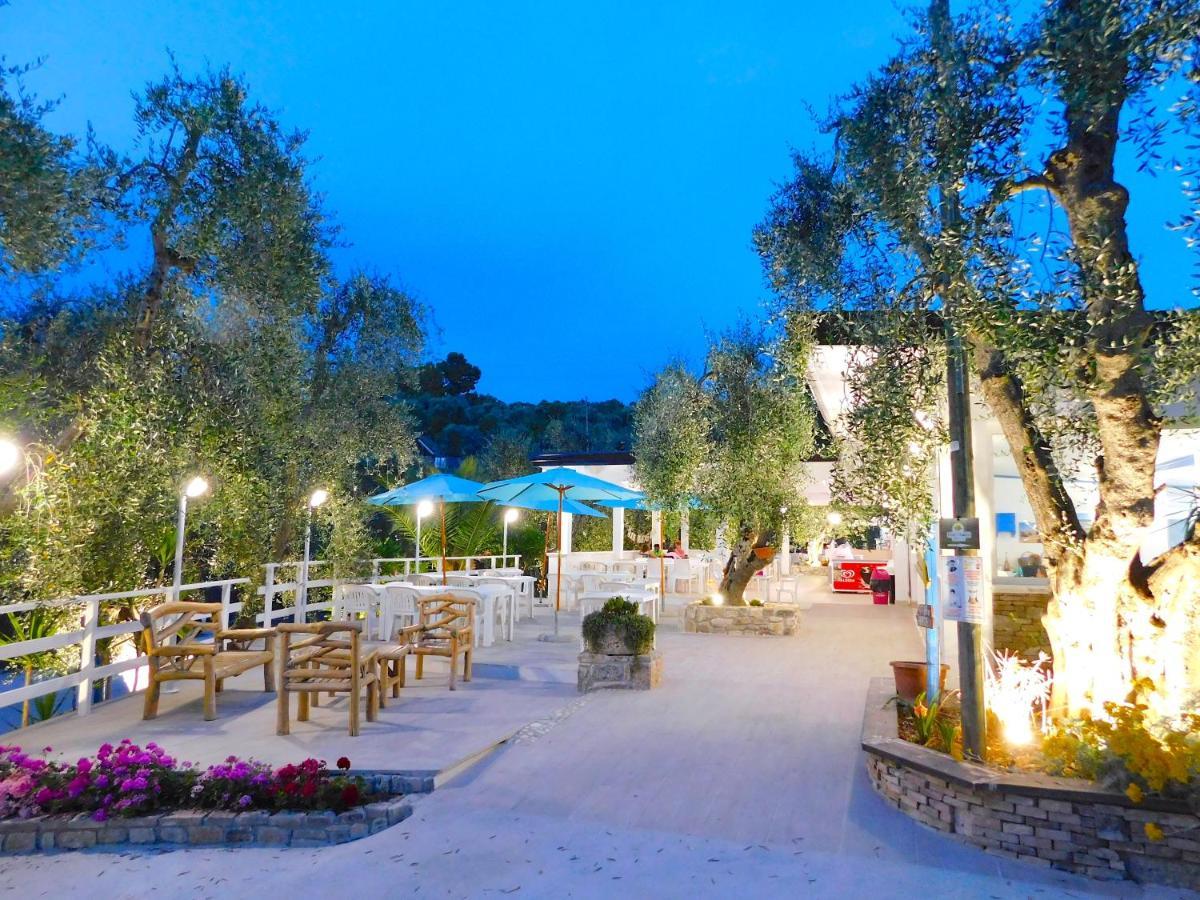 Village Valle D'Oro Aparthotel ซาน เมนาโย ภายนอก รูปภาพ
